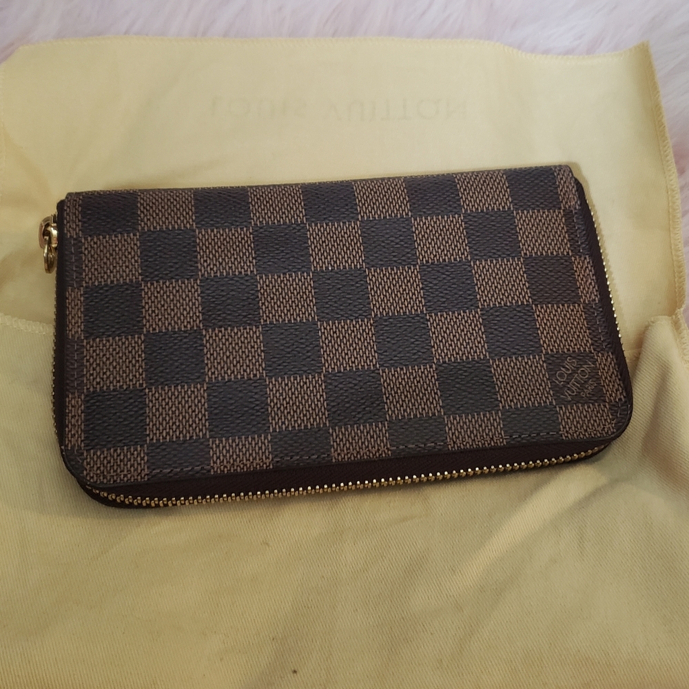 Louis Vuitton Damier Ebene Zippy Compact Wallet